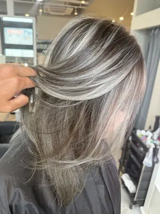 ミディアム カラー 井上 一平のヘアスタイル