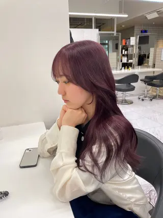ロング カラー 抜け感レイヤー︴ ニュアンスカラーのヘアスタイル
