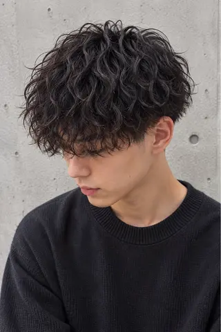 ミディアム パーマ メンズ ORI. men’s hairのヘアスタイル