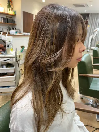 ロング Greens Yokoのヘアスタイル