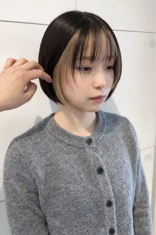 ショート カラー レイヤー/ハイトーン WAKANAのヘアスタイル