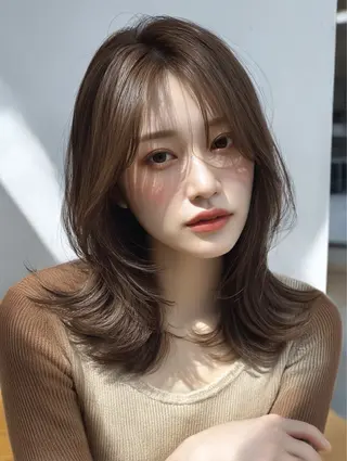 セミロング カラー サトウ マアヤのヘアスタイル