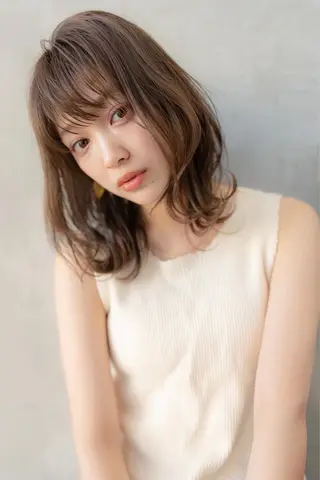 ミディアム カラー 🉐レイヤー/塩見 弘樹🉐渋谷のヘアスタイル