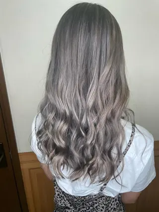 ロング カラー 平田 怜のヘアスタイル