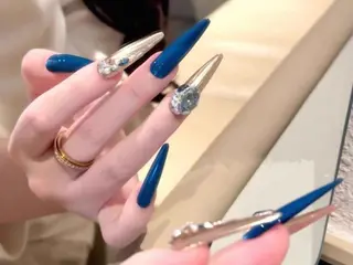 ネイル Queenie 🦋のネイルデザイン