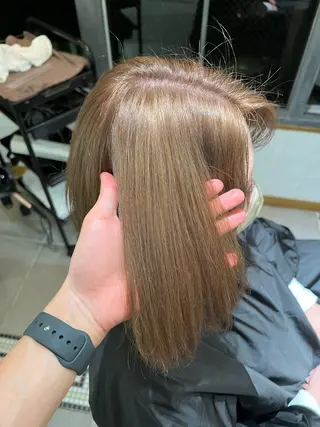 ミディアム 似合わせレイヤー ＆縮毛矯正のヘアスタイル