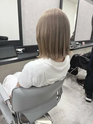 ミディアム カラー RAISE by_WHITEのヘアスタイル