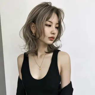 ミディアム ブリーチ／デザイン ubu🥷🏻のヘアスタイル