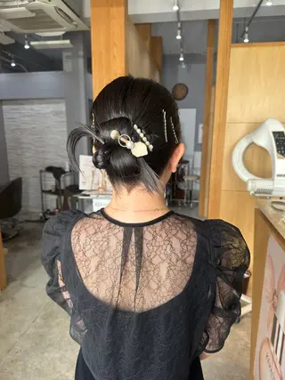ミディアム miloc MOMOKAのヘアスタイル