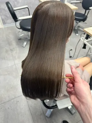 セミロング カラー 白髪ぼかし、髪質改善 富田隼仁のヘアスタイル