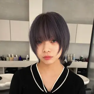 ショート ハイトーン/ グレージュ/レイヤーのヘアスタイル