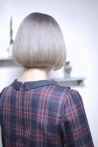 ショート カラー パーマ ヘアアレンジ 推し活専用 【派手髪】飯野ゆかりのヘアスタイル