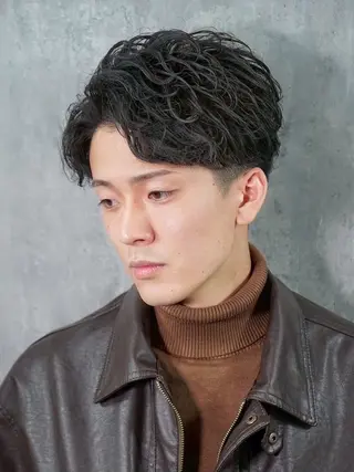 ミディアム 高崎 健司のヘアスタイル
