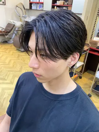 ショート パーマ メンズ 柏のセンターパート のプロ関口 柊太のヘアスタイル