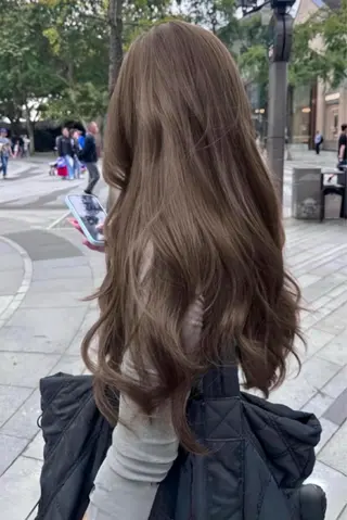 ロング カラー ヘアアレンジ 透け感ベージュ🤎 韓国ヘアtakutoのヘアスタイル