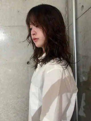 セミロング 薄暮 マツイ　レンのヘアスタイル