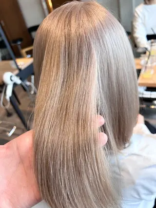 ショート カラー 井手 孔介のヘアスタイル