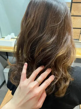 セミロング カラー パーマ ヘアアレンジ メンズ キッズ ネイル マツエク・マツパ アイブロウ 久木原 ゆりのヘアスタイル