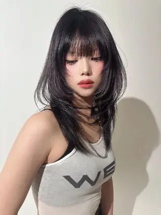 カラー セミロング Lond Roleのヘアスタイル