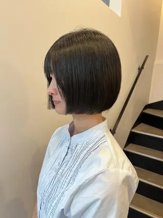 ショート anri🐏/大阪/ レイヤーカットのヘアスタイル
