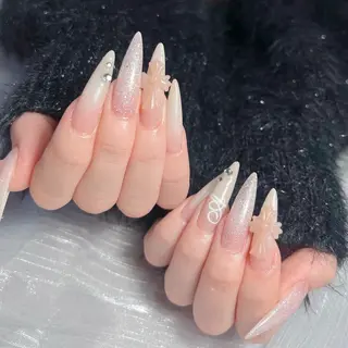 ネイル Rinaky Amee Nailのネイルデザイン