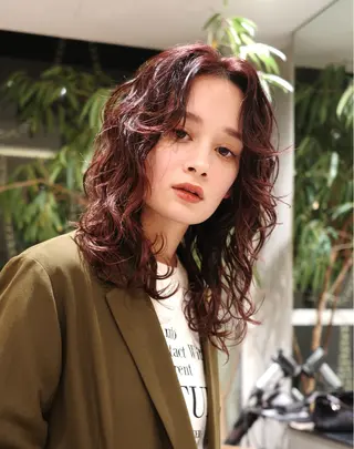 ロング 透明感カラー/オリー ブカラー/畠山大のヘアスタイル