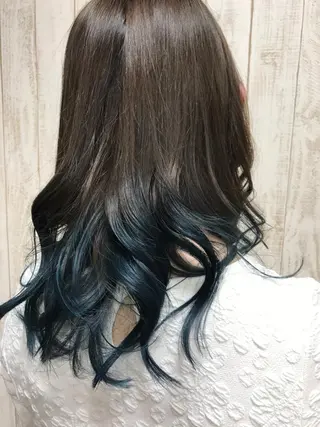 セミロング カラー ユウ イチのヘアスタイル