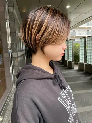ショート カラー Aster 店長 れおんのヘアスタイル
