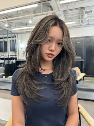ロング カラー 🇺🇸海外レイヤー 🌊海ガールGOのヘアスタイル
