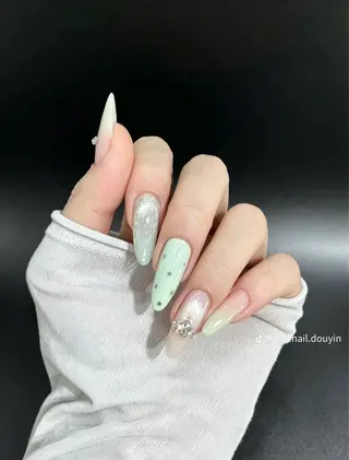 ネイル Dyo Nail_Royalのネイルデザイン