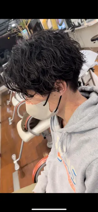 パーマ メンズ 波巻きスパイラル 河原崎　基のヘアスタイル