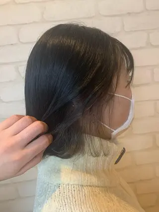 ミディアム カラー 秋葉 万柚子のヘアスタイル