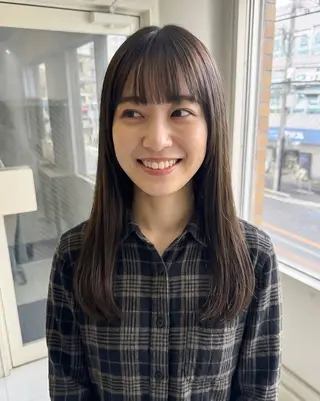 ロング カラー 桃木 杏奈のヘアスタイル