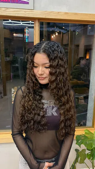 ロング パーマ 水野 明羽のヘアスタイル