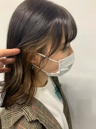 ミディアム カラー 抜け感レイヤー︴ ニュアンスカラーのヘアスタイル