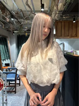 セミロング カラー ravens デザインカラーのヘアスタイル