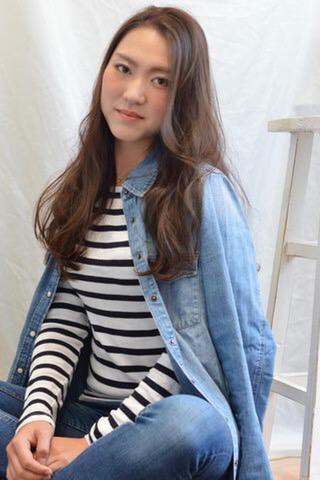 ロング 岸川 恭子のヘアスタイル