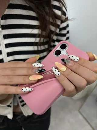 ネイル yuria 🎀海外ネイル🌺のネイルデザイン