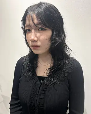 セミロング パーマ 田中 遥陽のヘアスタイル