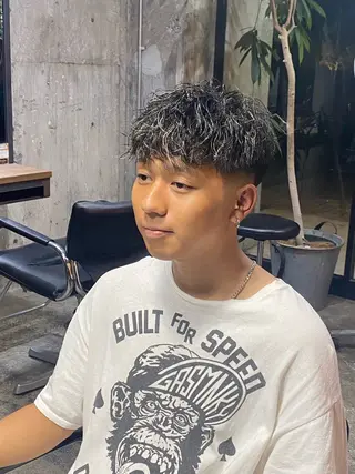 カラー メンズ Douglas ayaのヘアスタイル