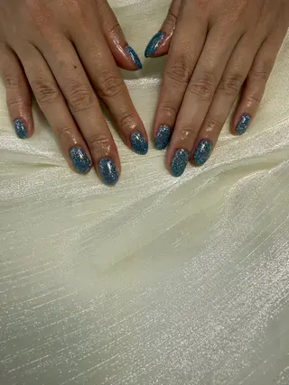 ネイル 𝘮𝘰𝘰𝘪. 𝘙𝘪𝘴𝘢𓋜のネイルデザイン