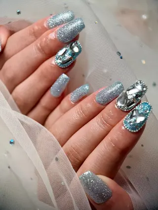 ネイル Mia  nail. momokaのネイルデザイン