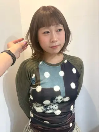 ショート カラー kanami/ ベージュのヘアスタイル