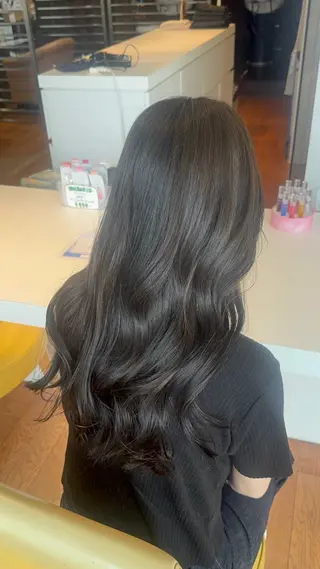 カラー 岩永 向日葵のヘアスタイル