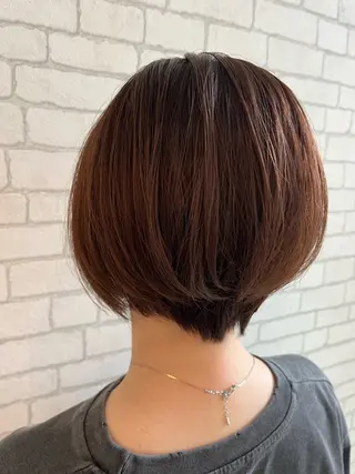 ショート カラー アートディレクター 尾内 友美のヘアスタイル