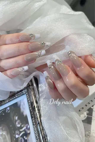 ロング Dely Nailのネイルデザイン