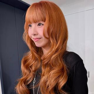 ロング カラー ヒマリ/ ハイトーン/ベージュのヘアスタイル