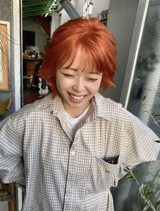ショート インナーカラー/ボブ イヤリングカラーのヘアスタイル