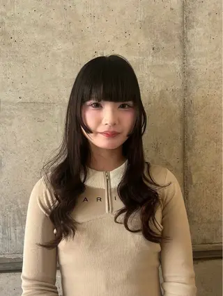 セミロング カラー eMu_ rimiのヘアスタイル
