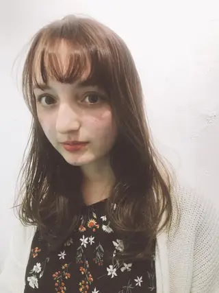 カラー 💓パーマ，💗 レイヤーカットのヘアスタイル